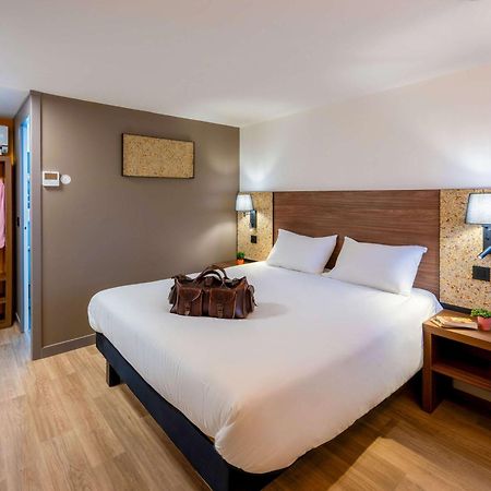 Greet Hotel Шательро Екстер'єр фото