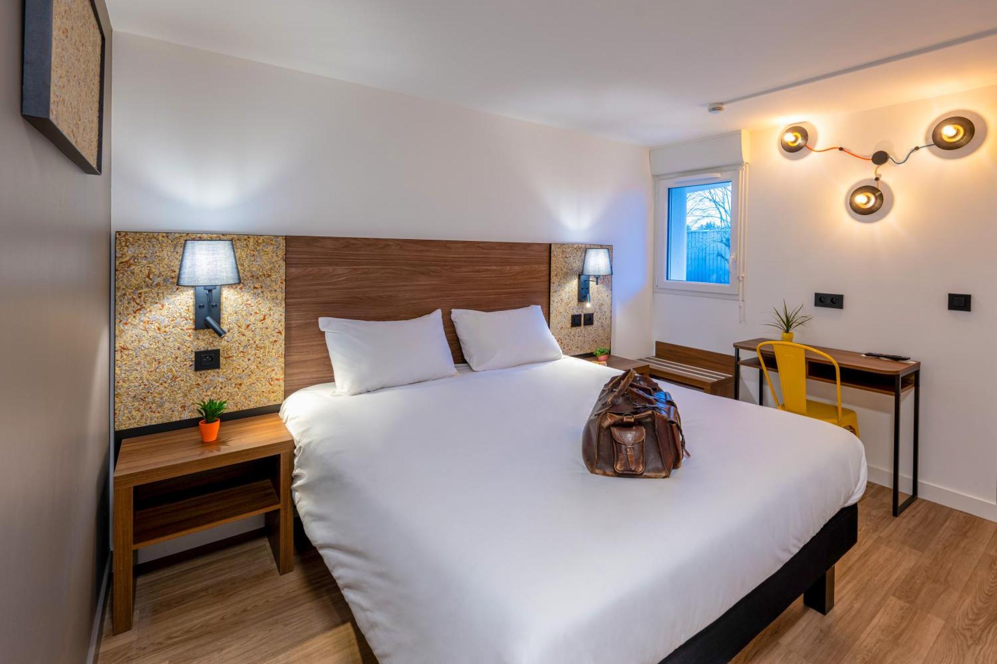 Greet Hotel Шательро Екстер'єр фото