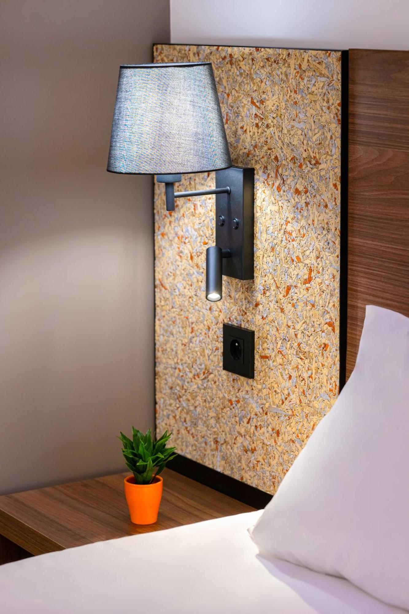 Greet Hotel Шательро Екстер'єр фото
