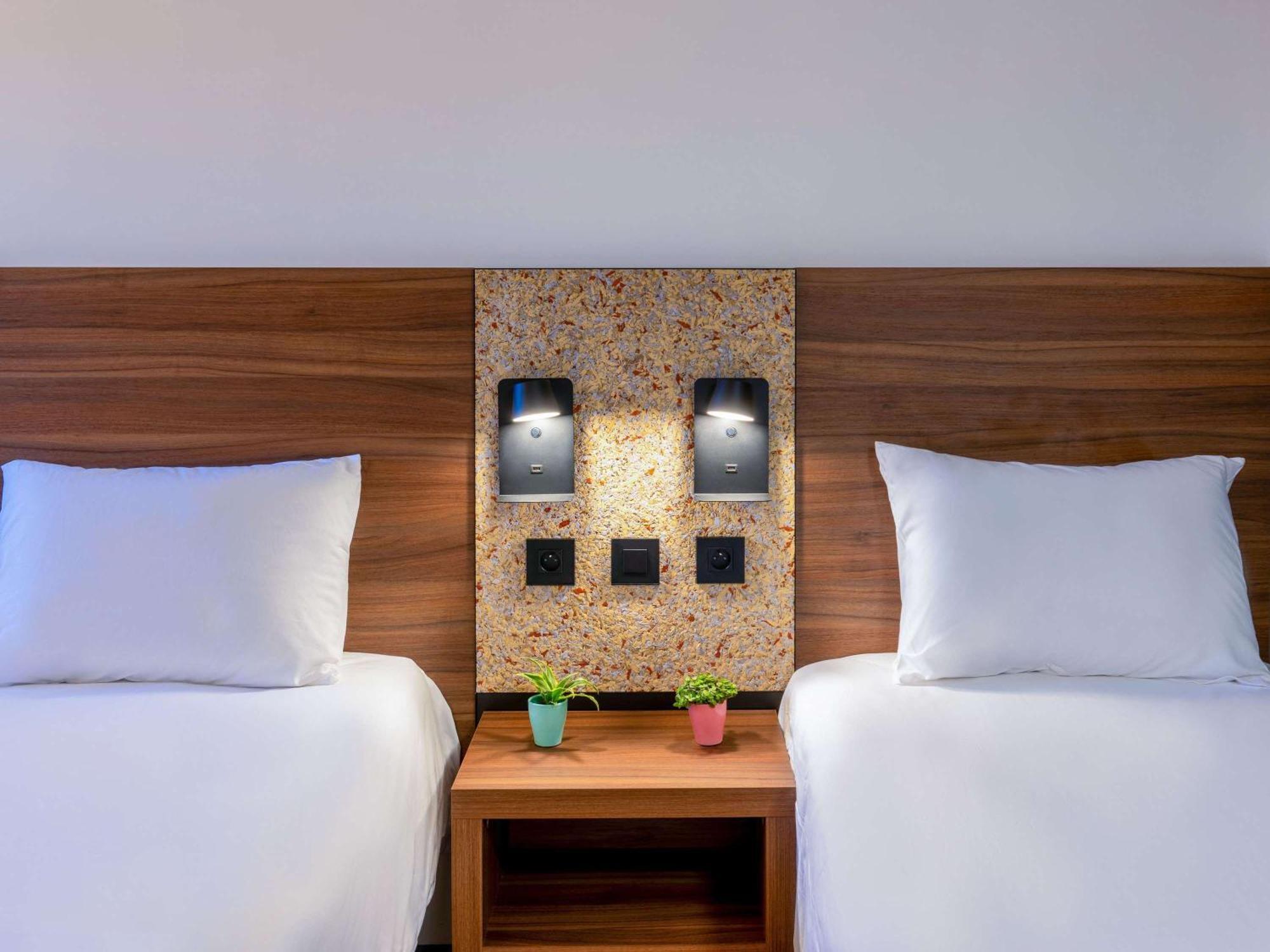 Greet Hotel Шательро Екстер'єр фото